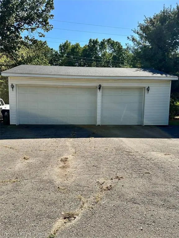 3711 Waldon, Lake Orion, MI  - Image #2