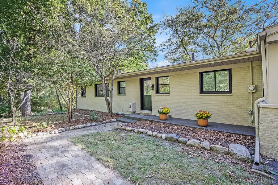 3015 Lakeview, Highland, MI  - Image #3