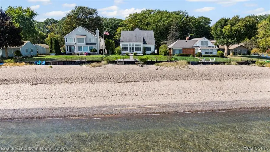 5802 Lakeshore, Fort Gratiot, MI  - Image #2