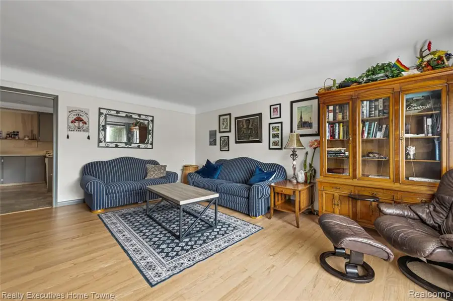 22725 Amherst, Saint Clair Shores, MI  - Image #3