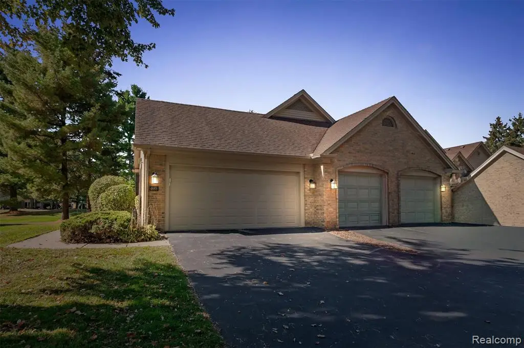 4868 Pine Eagles #1, Brighton, MI  - Image #1