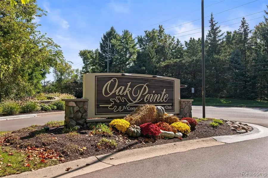 4868 Pine Eagles #1, Brighton, MI  - Image #3