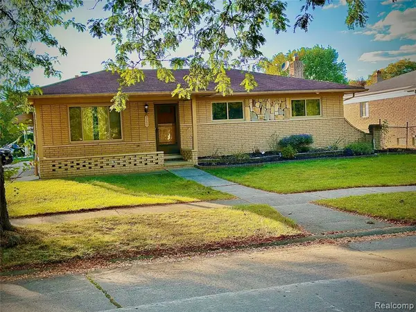 3069 Wolverine, Troy, MI 