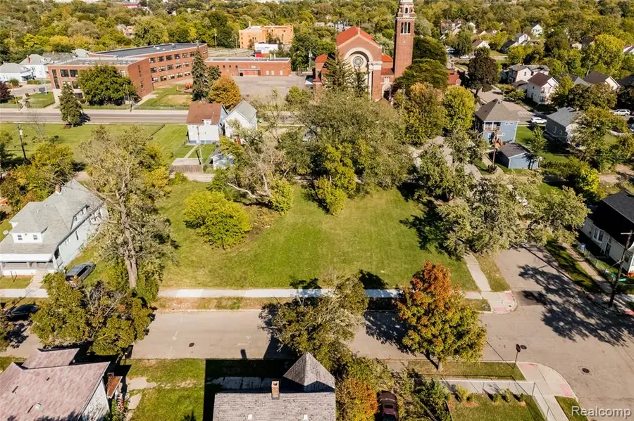 5900 Belvidere, Detroit, MI 48213 - #3