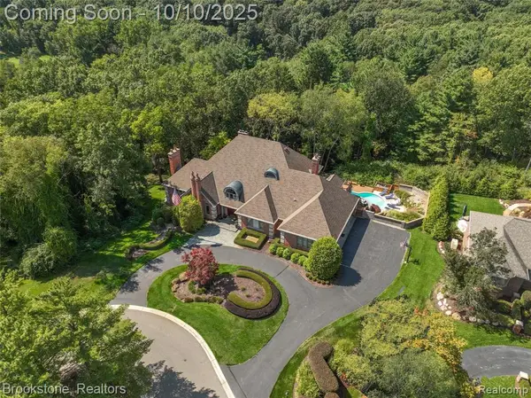 1494 Highpoint, Rochester, MI 