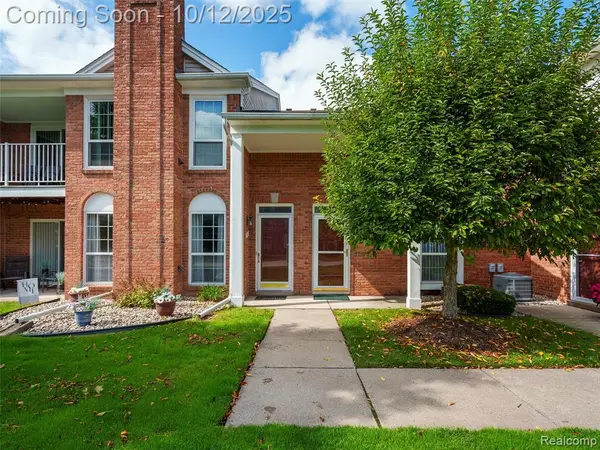 52219 Heatherstone, Macomb, MI 