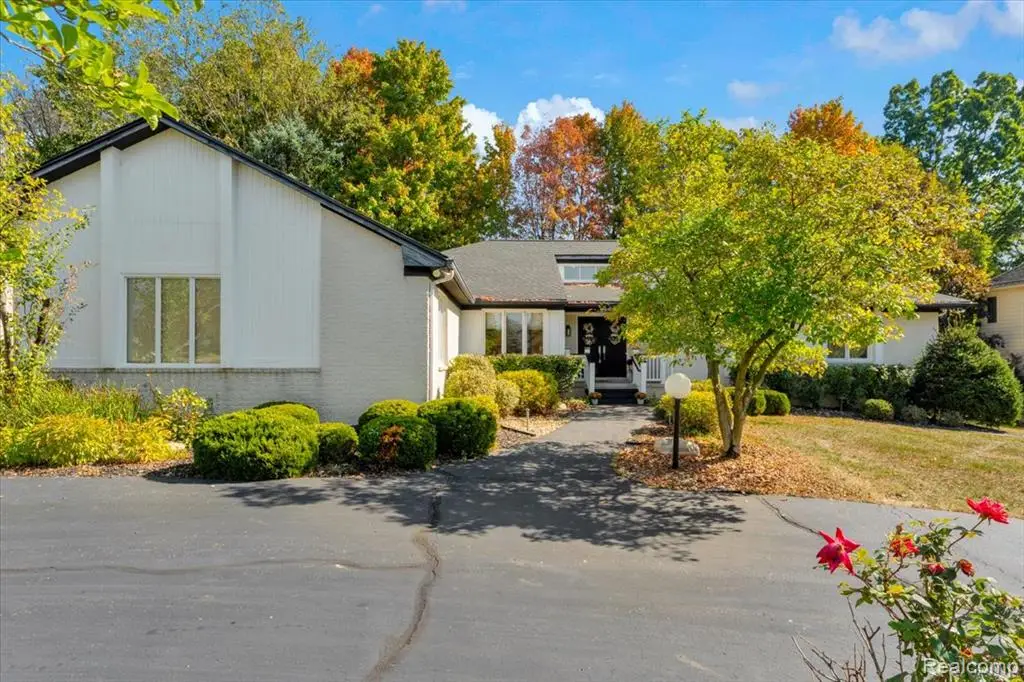 6983 Brookeshire, West Bloomfield, MI  - Image #1