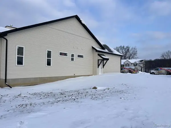 2878 Clivedon, Howell, MI 48843