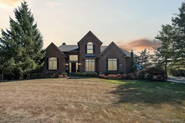 8000 Barrington, Clarkston, MI 