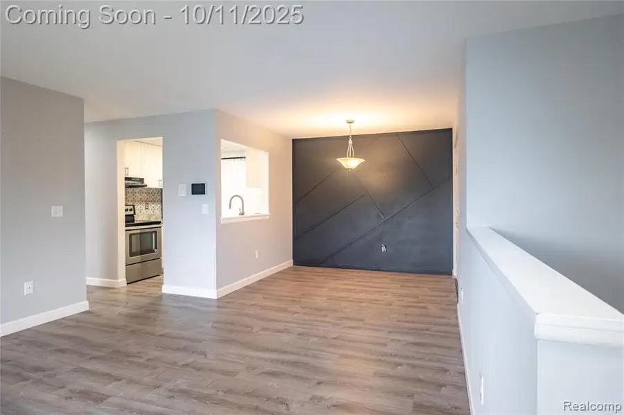 1481 E Chateau Vert, Ypsilanti, MI  - Image #3