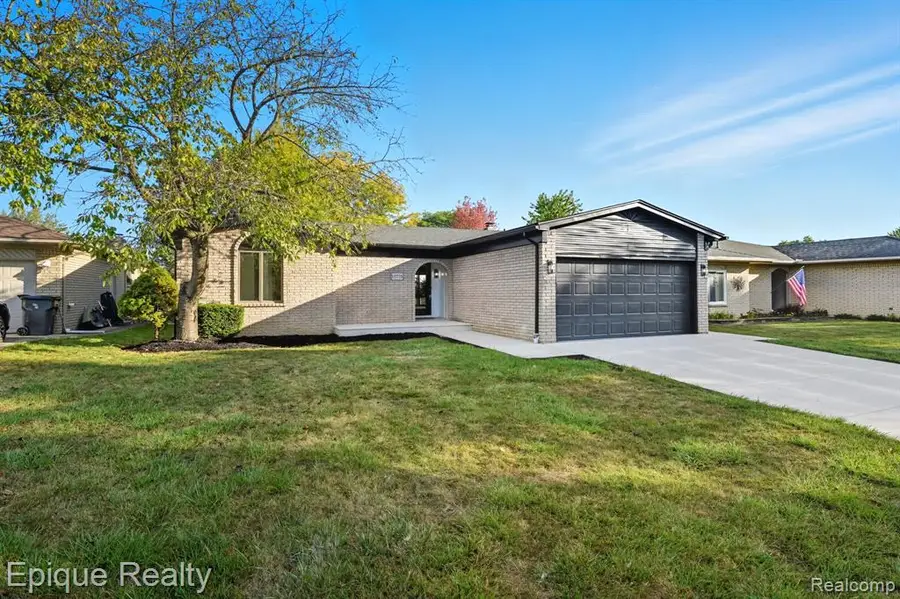 15775 Nader Court, Clinton Township, MI  - Image #2