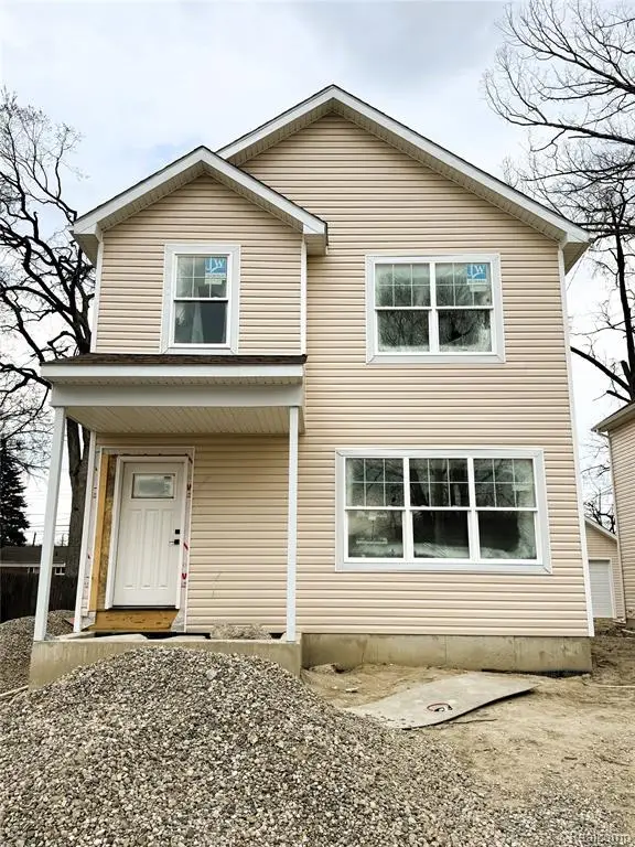 27828 Groveland St, Madison Heights, MI 48071