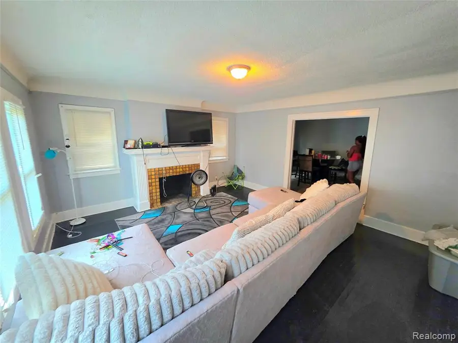 2660 Glendale, Detroit, MI  - Image #3
