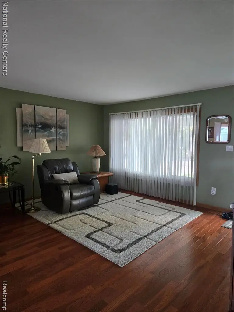 8723 Ringwood, Commerce Township, MI  - Image #3