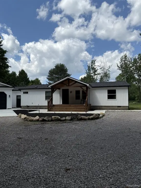 2200 Waterman, Mayville, MI 