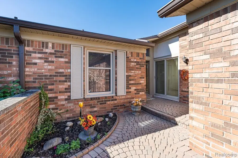 49414 Richmond, Shelby Charter Township, MI  - Image #3