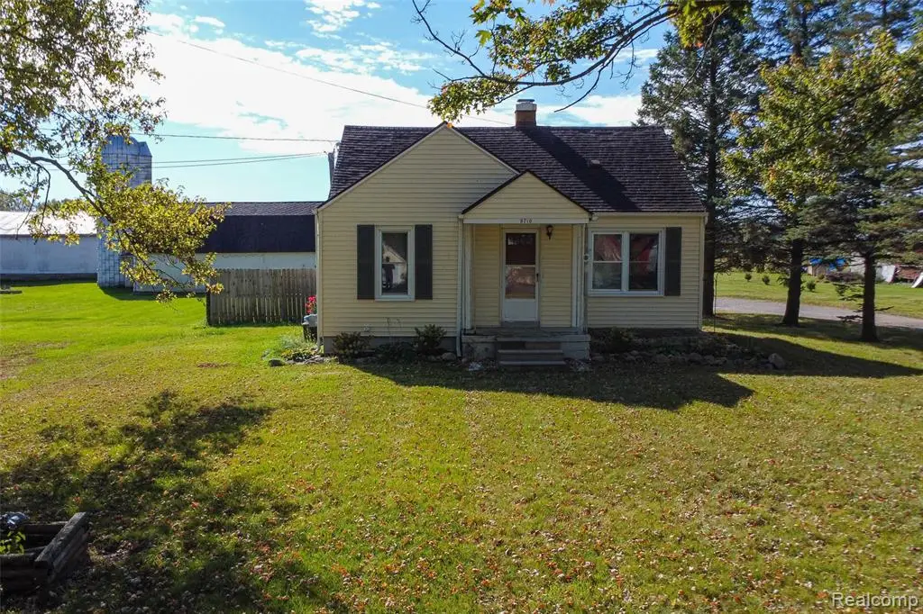 9710 E Newburg, Durand, MI  - #1