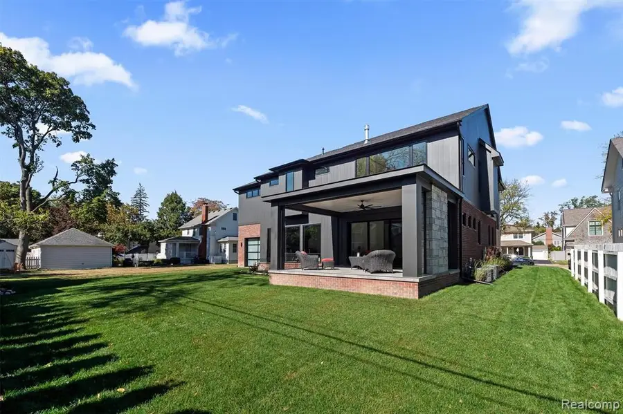 684 Madison, Birmingham, MI  - Image #2