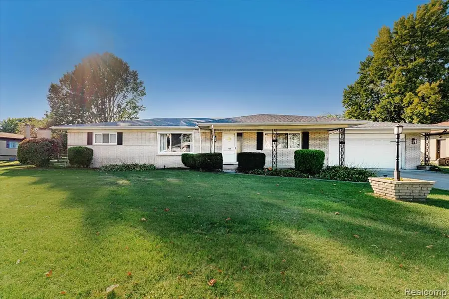 37159 Almont, Sterling Heights, MI  - Image #2