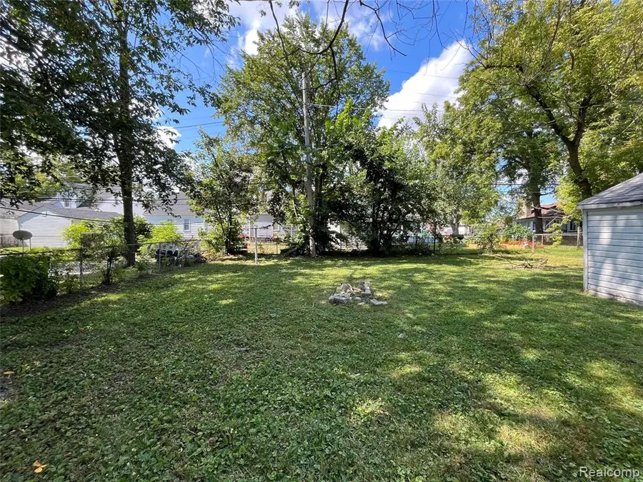 22495 Tuscany, Eastpointe, MI  - Image #2