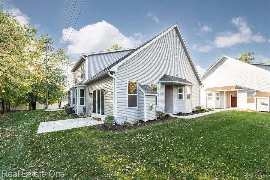 529 Indian Oaks, Howell, MI  - Image #2