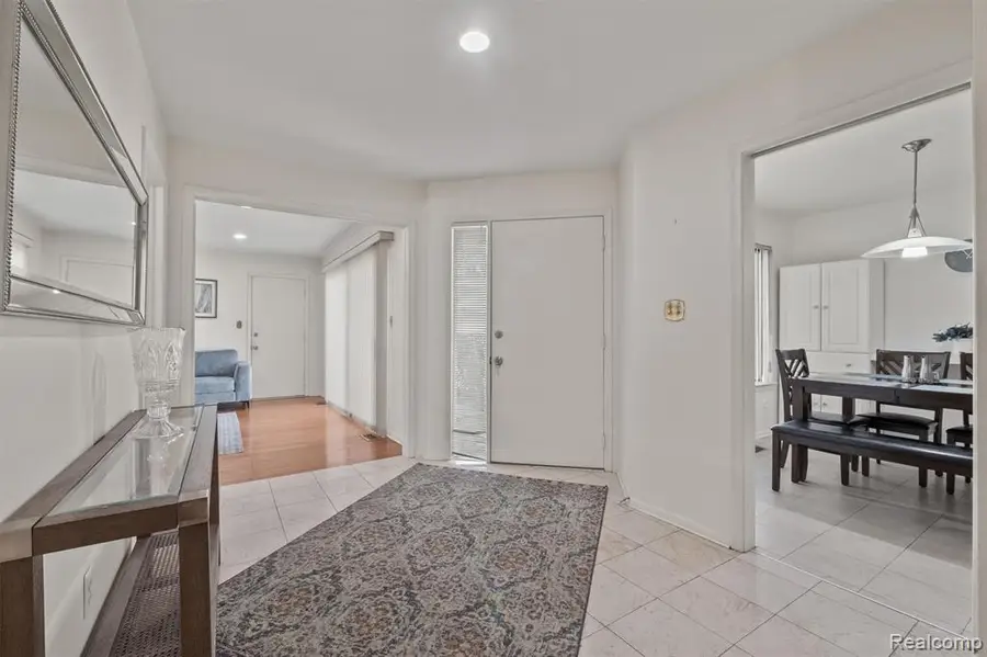 7114 Pebble Park, West Bloomfield, MI  - Image #3