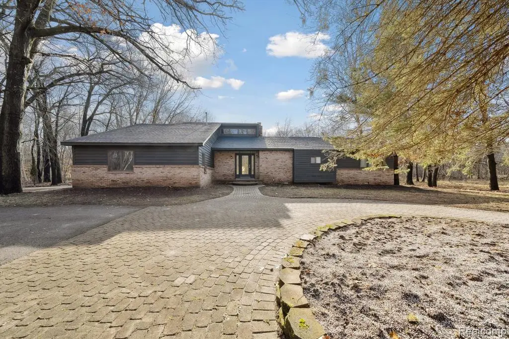 8270 Mcclements, Brighton, MI  - Image #1