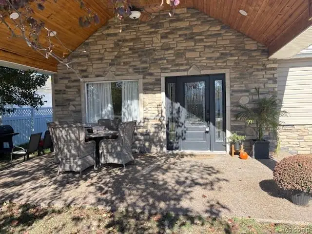 21230 Vreeland, Woodhaven, MI  - Image #2