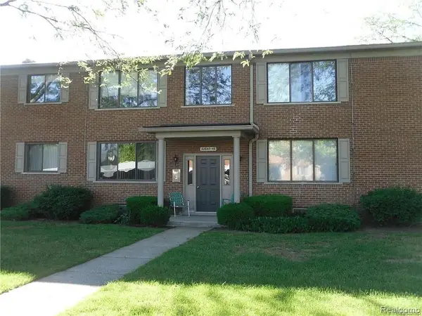 32646 Harper, Saint Clair Shores, MI 