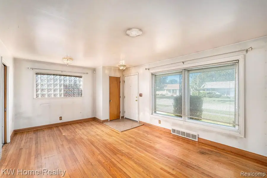 4971 Julius, Westland, MI  - Image #2