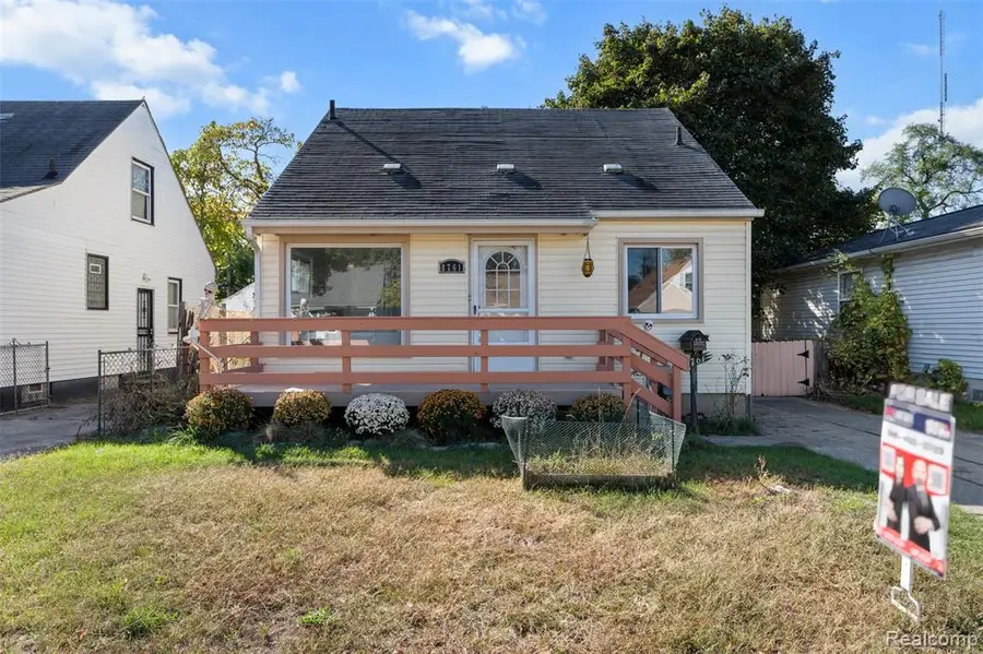 8761 Albany, Oak Park, MI  - Image #2