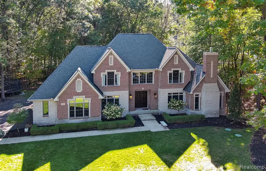 9909 Kingston, Clarkston, MI  - Image #2