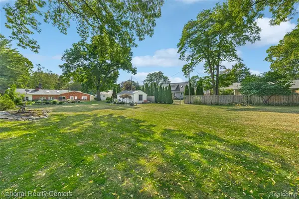 356 Fairbrook, Northville, MI 