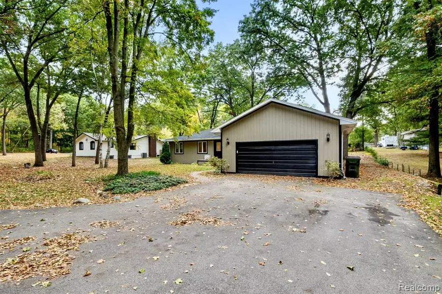 4535 Central, Clarkston, MI  - Image #3