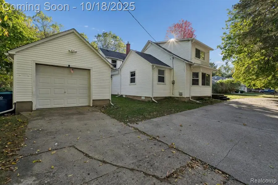 802 Tickner, Linden, MI  - Image #2