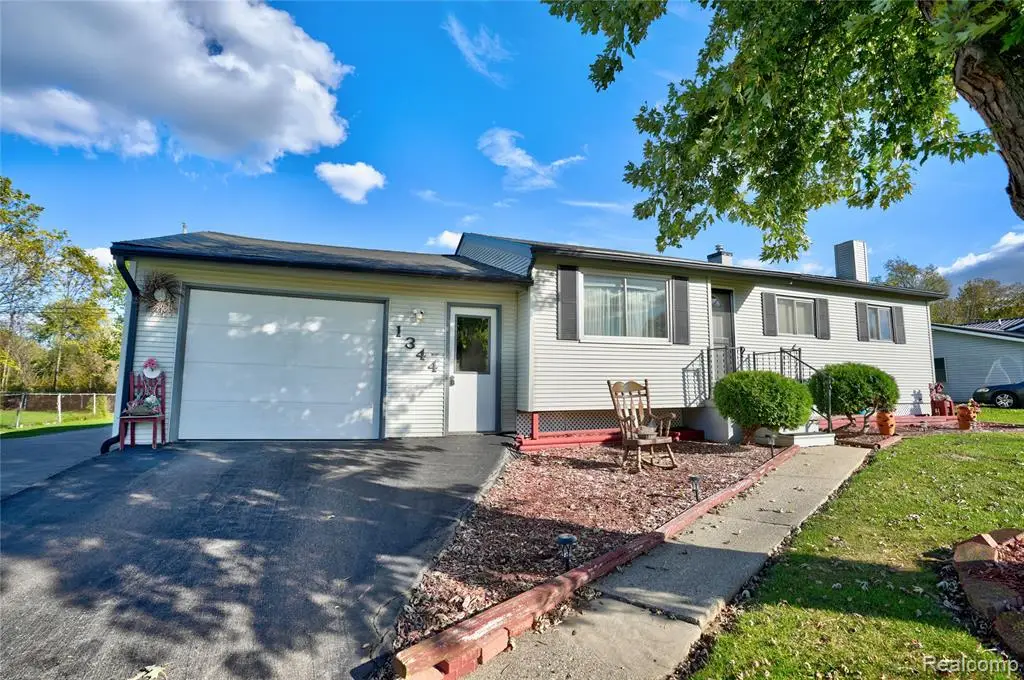 1344 Clairwood, Burton, MI  - Image #1