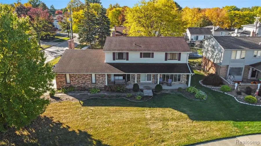 16136 Amore, Clinton Township, MI  - #2