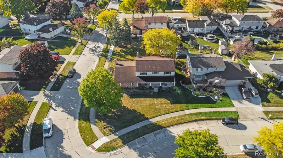 16136 Amore, Clinton Township, MI  - #3