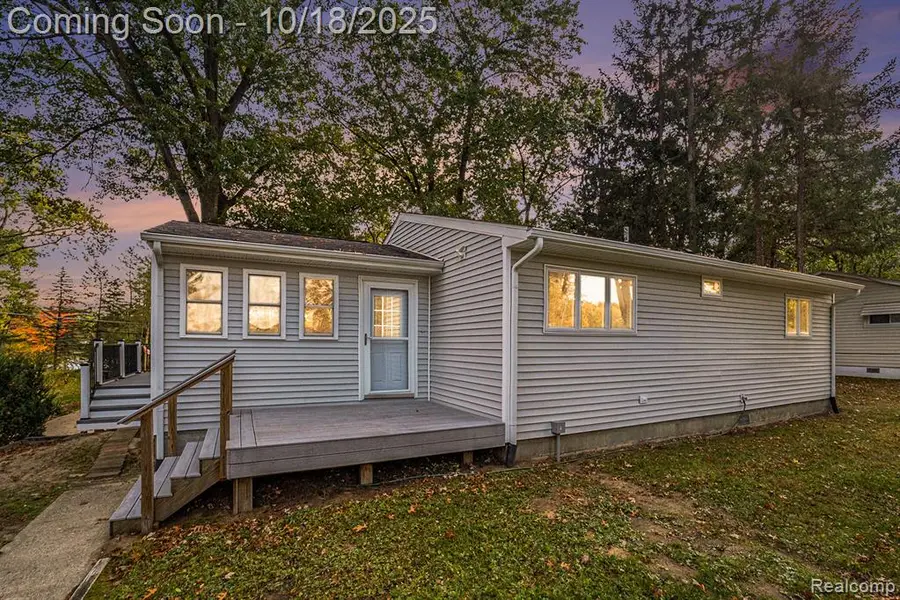 15283 Longfellow, Argentine Township, MI  - Image #2