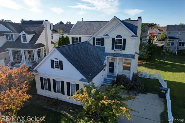 88 Champlain, Howell, MI 