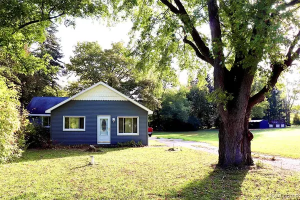 1029 Adams, Burton, MI 48509