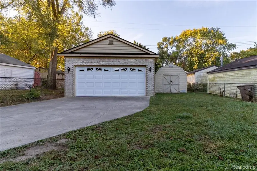 37 W Brooklyn, Pontiac, MI  - Image #2