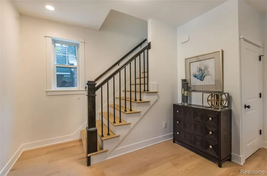 2418 Yale, Royal Oak, MI 48067 - Image #3