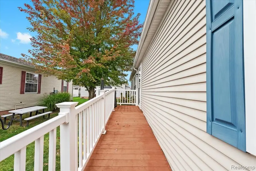 11092 Indianwood, South Lyon, MI  - Image #3