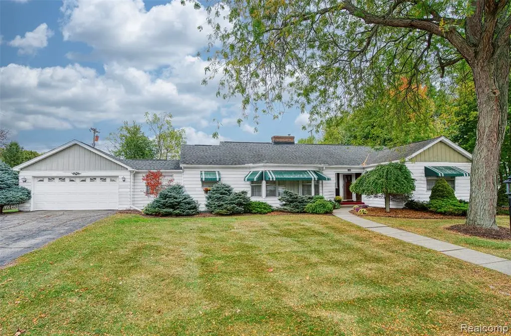 130 N Maple, Fowlerville, MI  - Image #1