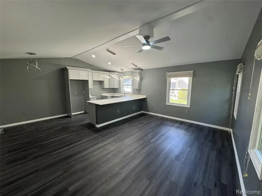 41912 King Edward, Clinton Township, MI  - Image #2