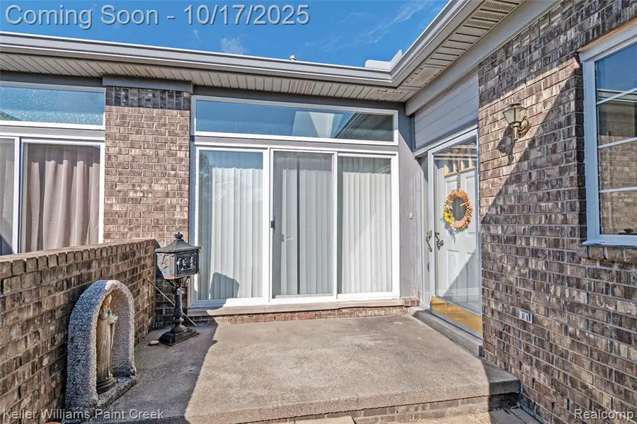 48619 Sugarbush, Shelby Charter Township, MI  - Image #2