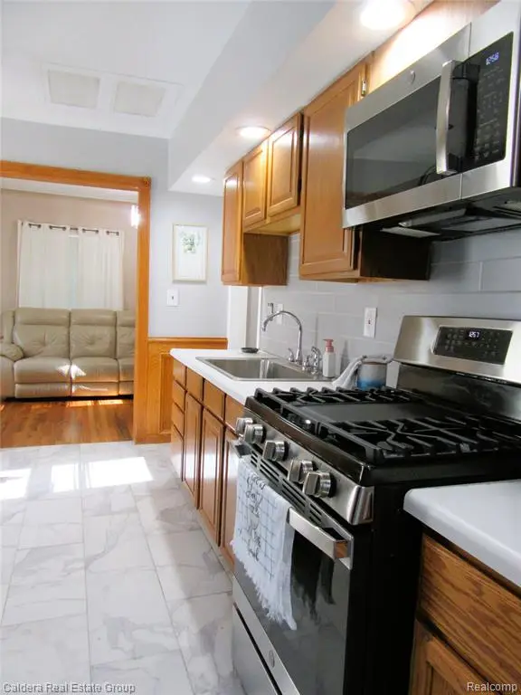 27304 Delton, Madison Heights, MI  - #3