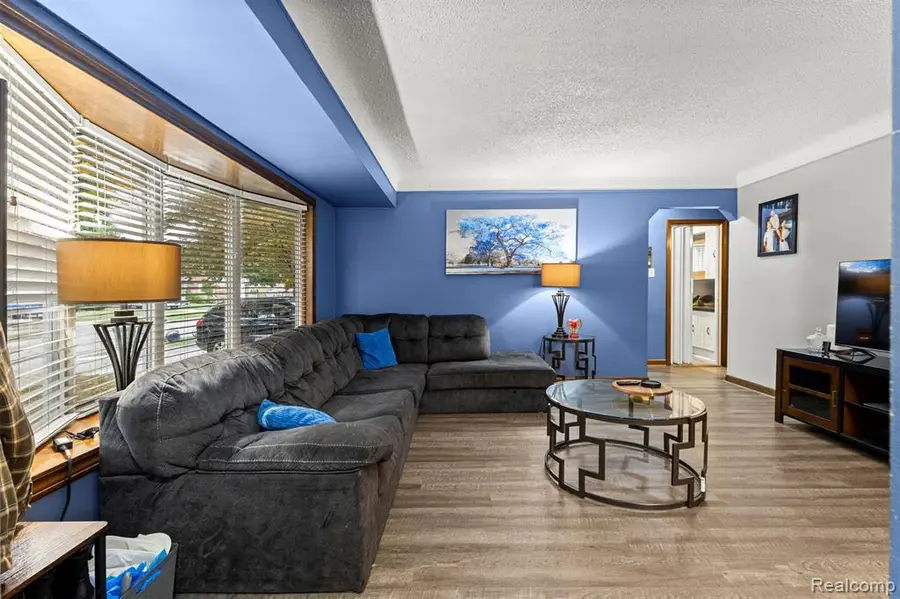 15037 Belmont, Allen Park, MI  - Image #3