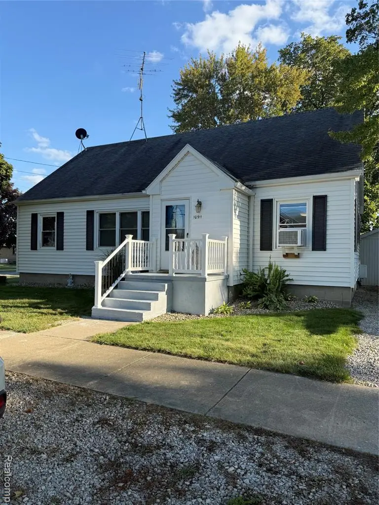 10911 E Kent, Fowler, MI  - Image #1